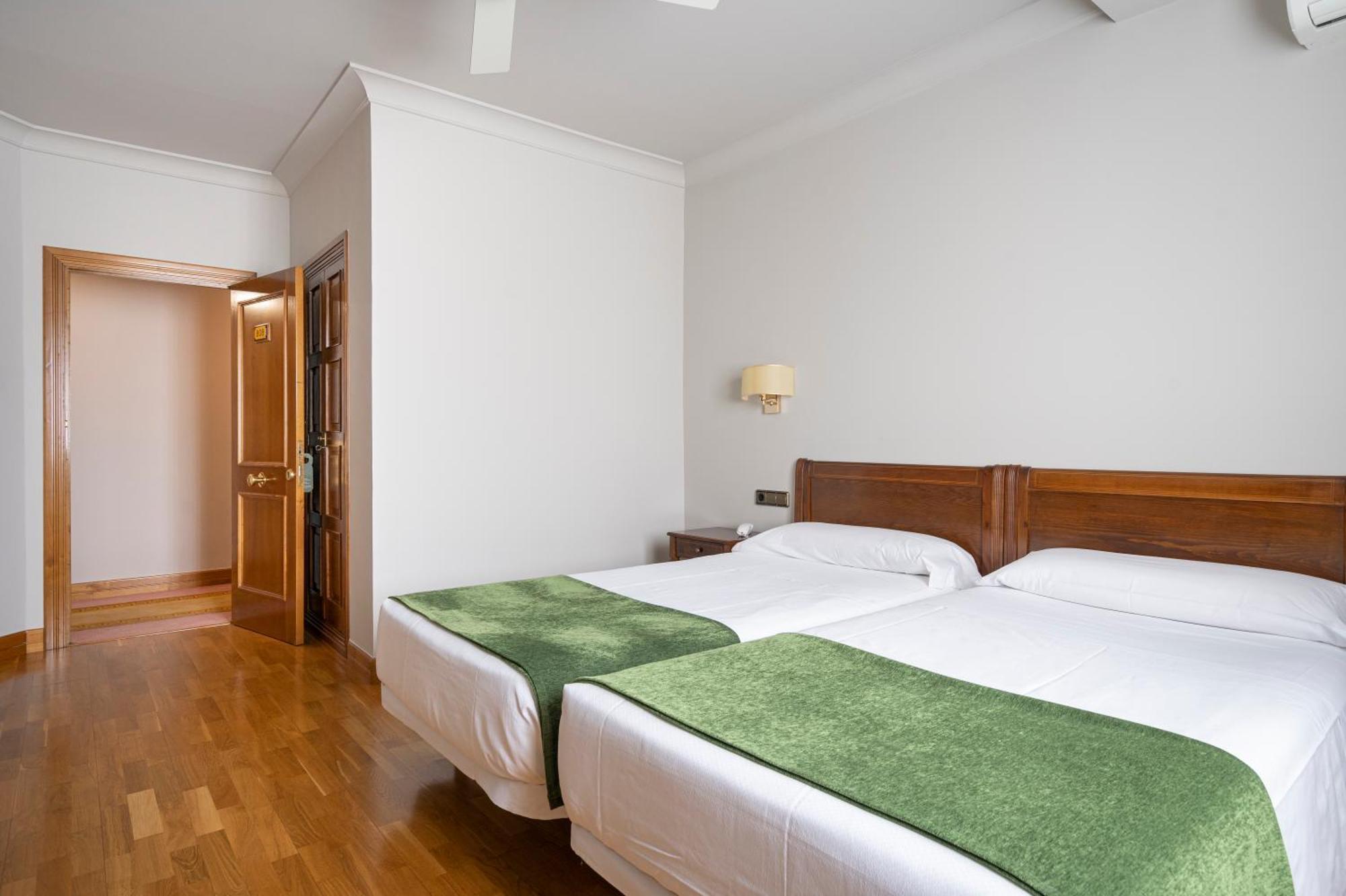 Hotel Hernan Cortes Gijon Exterior photo