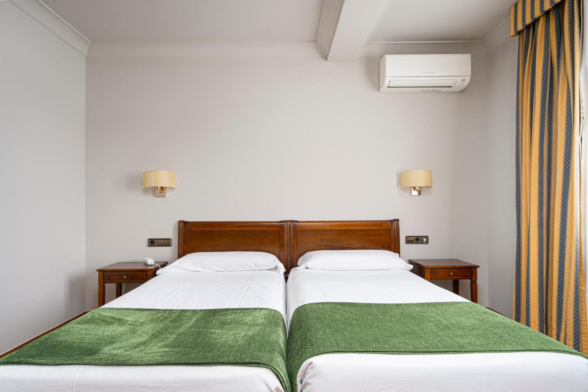 Hotel Hernan Cortes Gijon Exterior photo